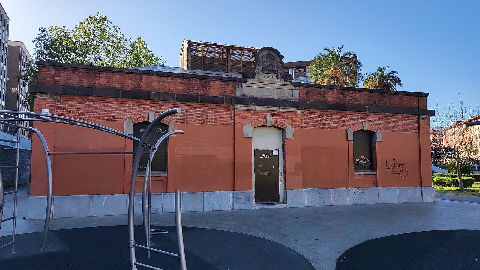 La vieja estación de bombeo de Elorrieta, junto a la ría