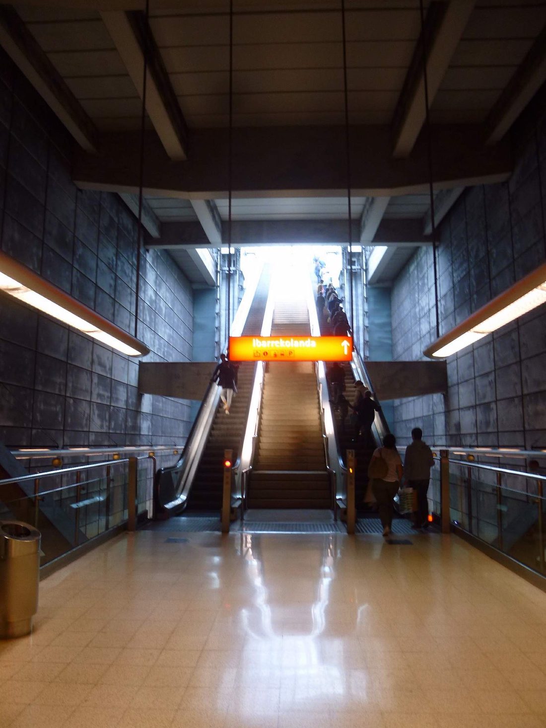 La marquesina de cristal de la estación de metro de Sarriko